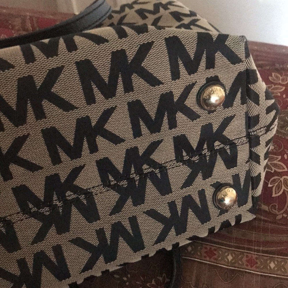 New Michael kors bag - Picture 4 of 4